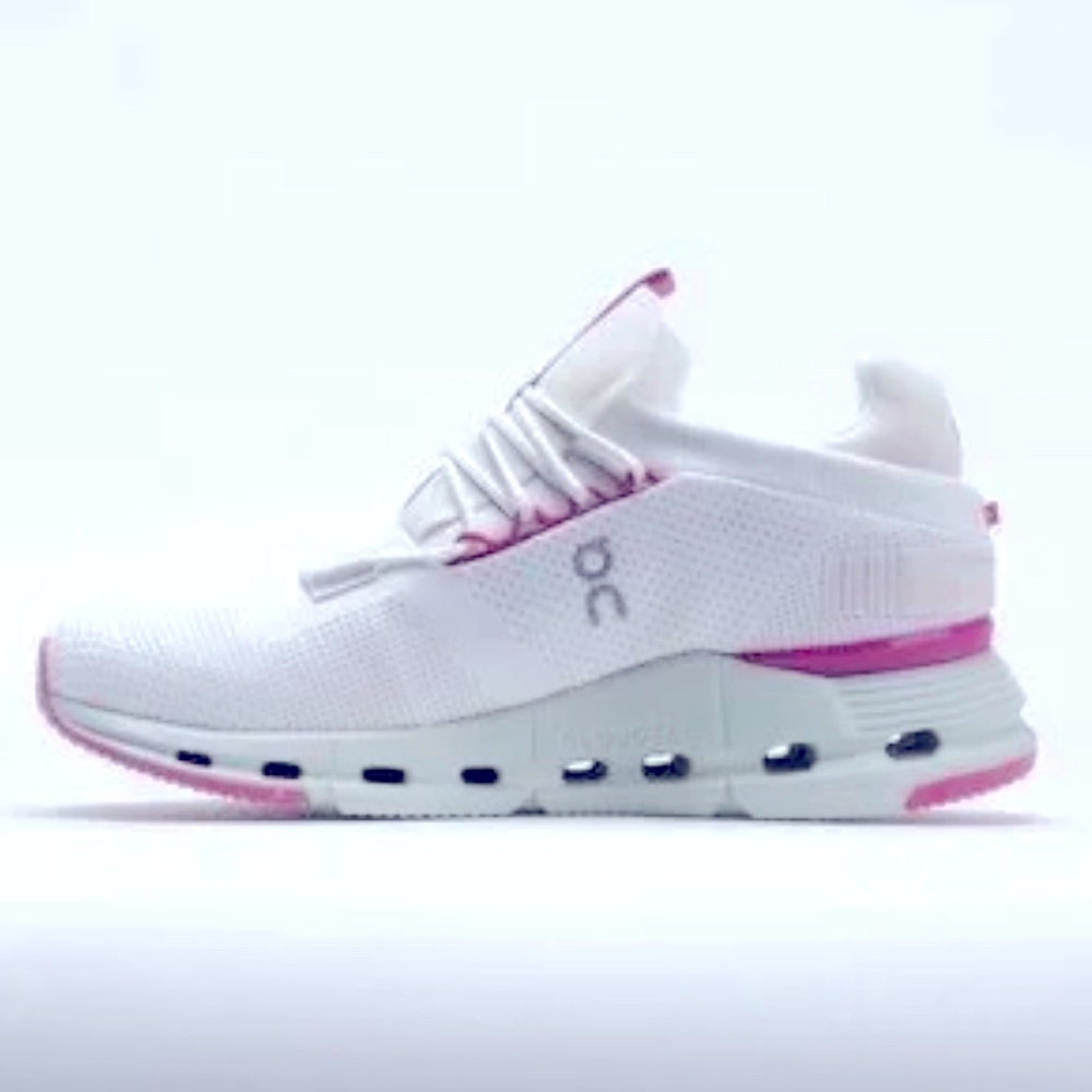 On Cloud Cloudnova “Barbie” pink & white